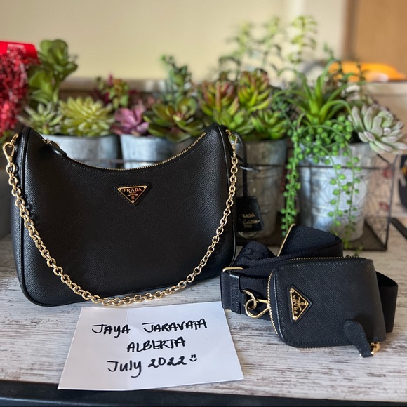 SOLD ✨Prada Re-Edition 2005 in Saffiano GHW✨ - Picture 2 of 16